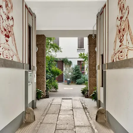 Isola Apartment *